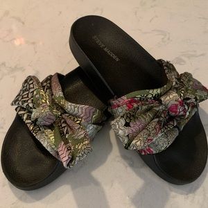 🌀〽️Steve Madden Slides〽️🌀size 9 LIKE NEW